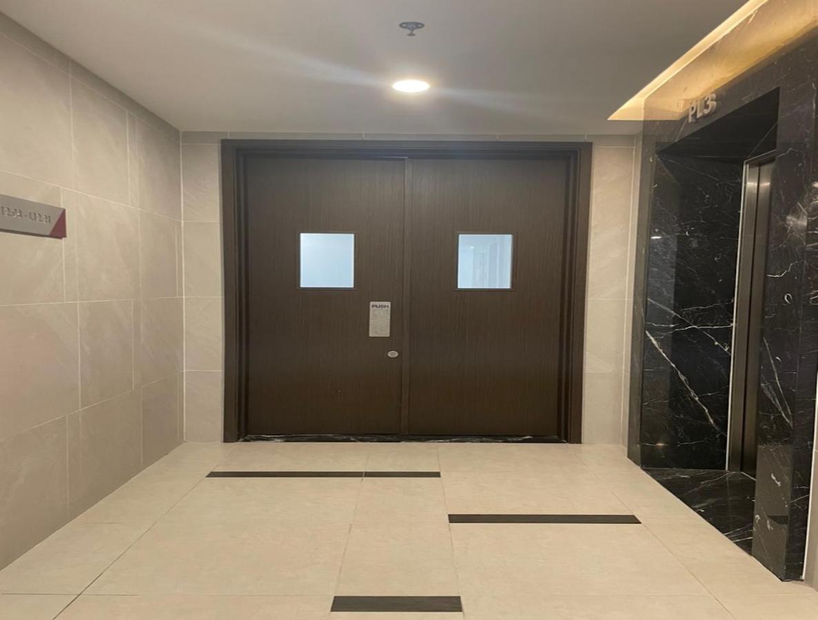 Compass One Building - Luxury Apartments Ap Phu Tho Экстерьер фото