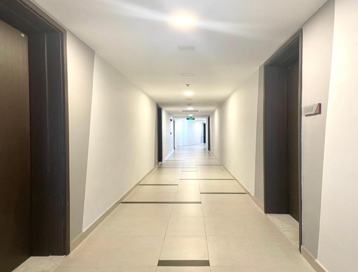Compass One Building - Luxury Apartments Ap Phu Tho Экстерьер фото