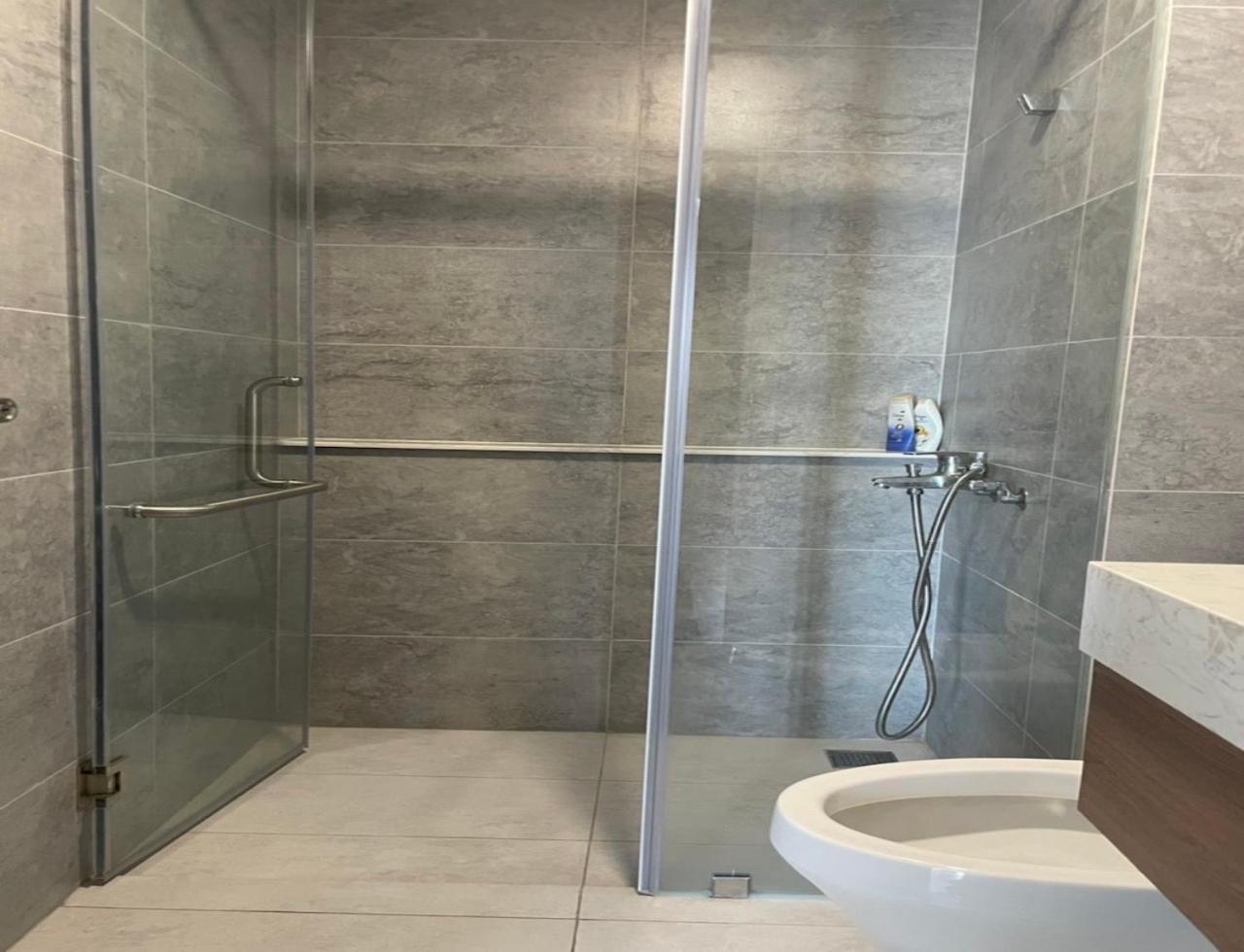 Compass One Building - Luxury Apartments Ap Phu Tho Экстерьер фото